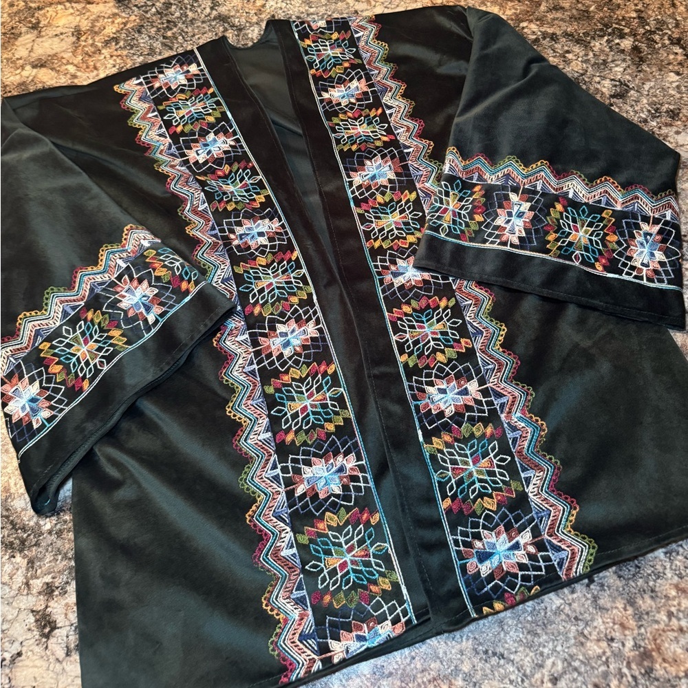 Dark Green Embroidered Velvet Kimono Jacket - Picture 3 of 12